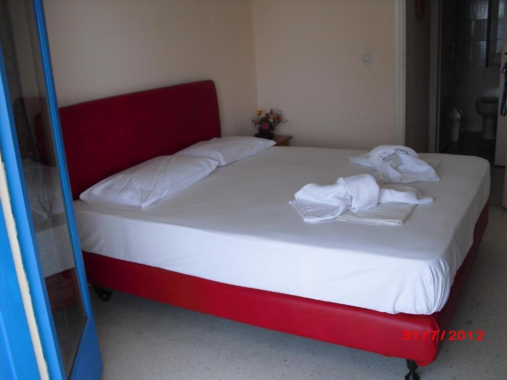 Kangaroo Hotel Mola Kalyva Chambre photo