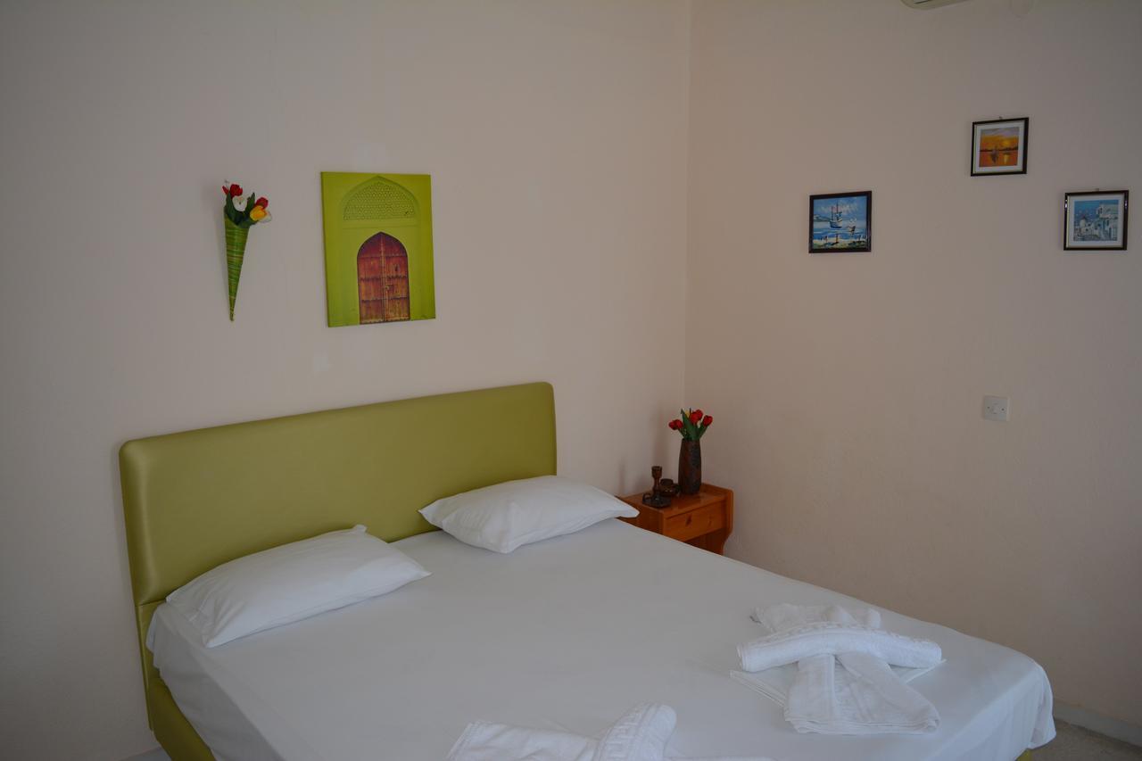 Kangaroo Hotel Mola Kalyva Extérieur photo
