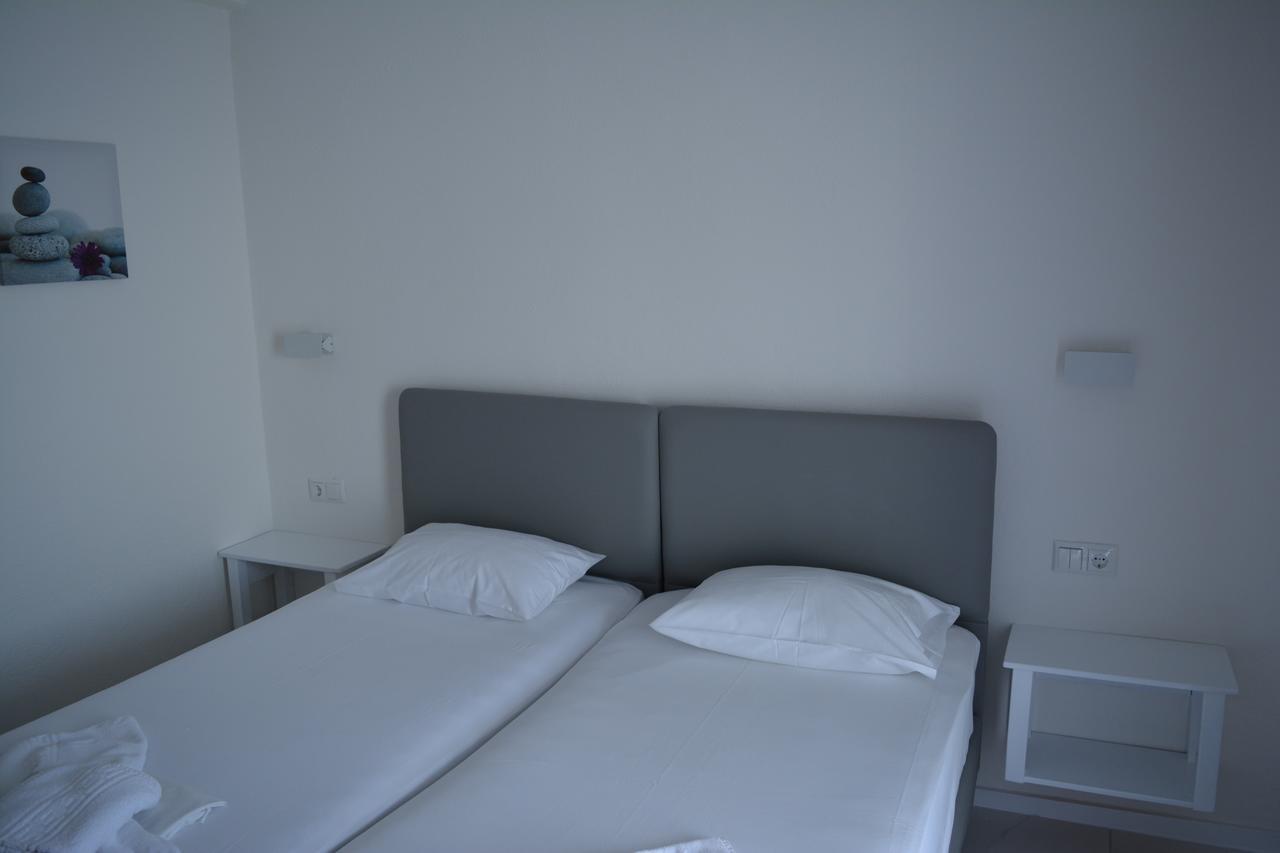 Kangaroo Hotel Mola Kalyva Extérieur photo