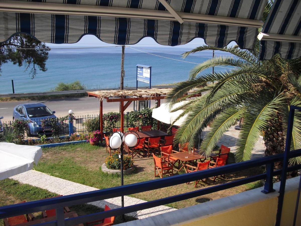 Kangaroo Hotel Mola Kalyva Chambre photo